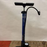 Handheld bike tire air pump